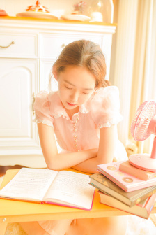 白丝JK小仙女自慰喷白浆